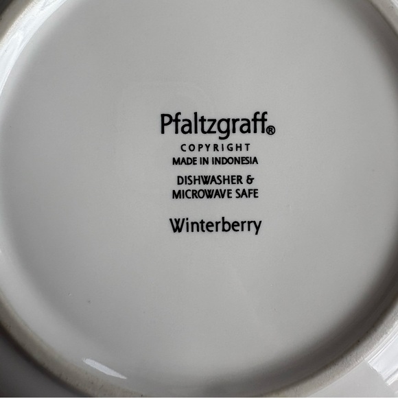 Pfaltzgraff Winterberry 7” Serving Bowl Merry Everything Holiday Christmas Candy - Picture 7 of 7